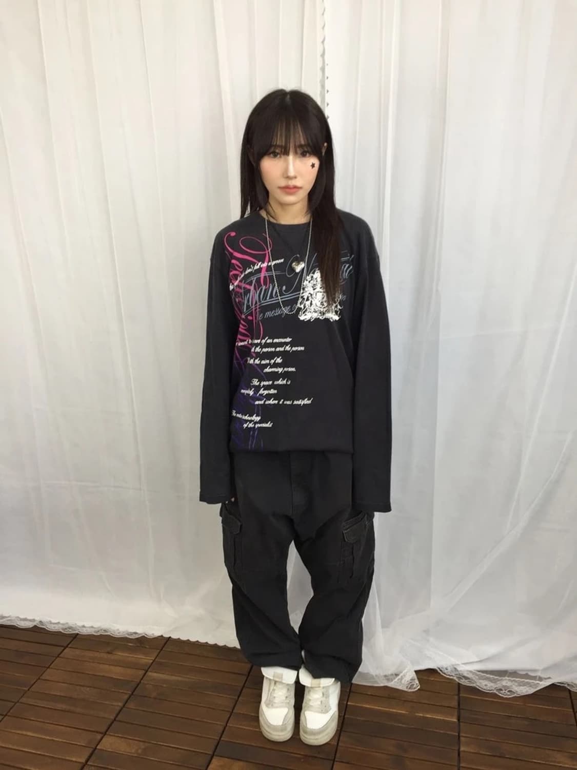 Active Time Script Graphic Long Sleeve 상품이미지1