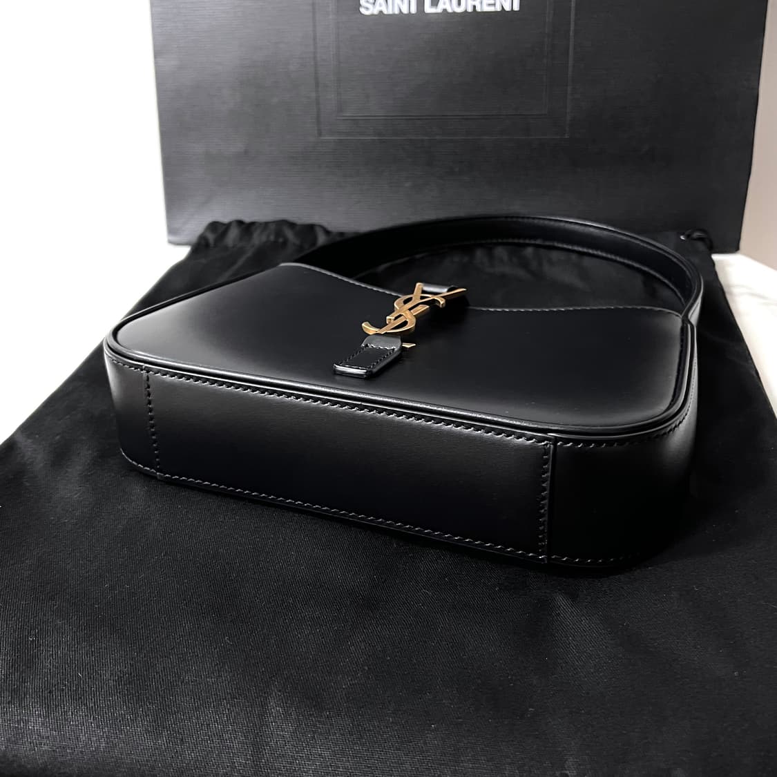 [S+급/정품] 생로랑 미니 호보백 le 5 a 7 가방 블랙 상품이미지8