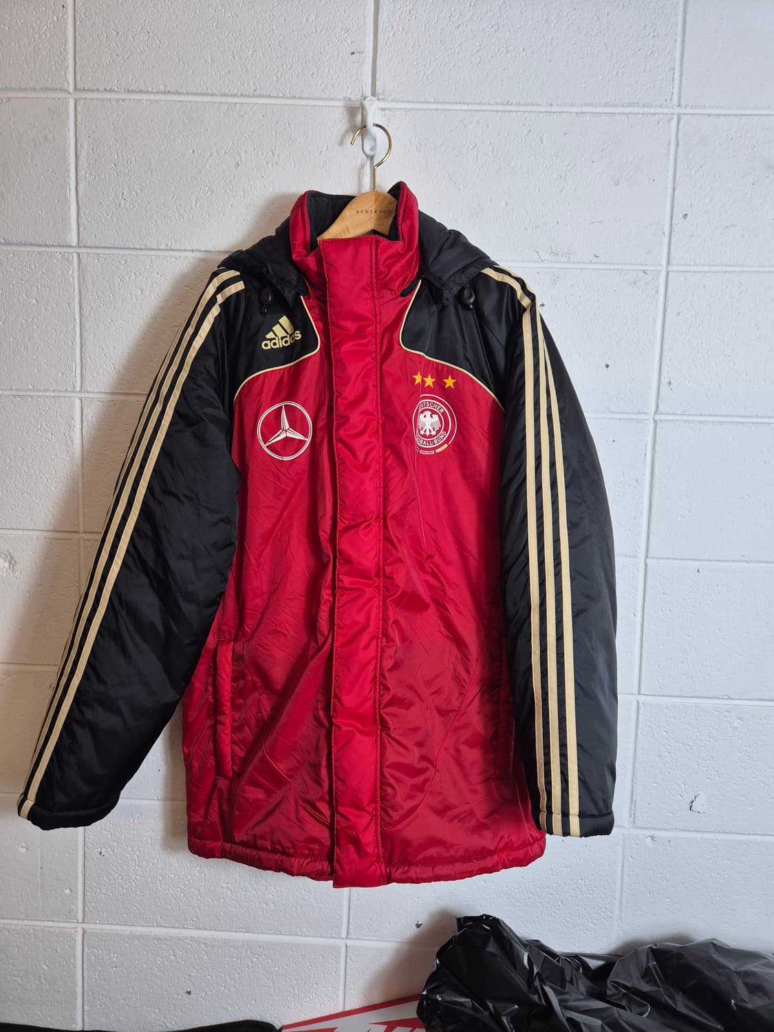 100 )아디다스 독일 축구 국가대표팀 패딩 자켓 상품이미지1