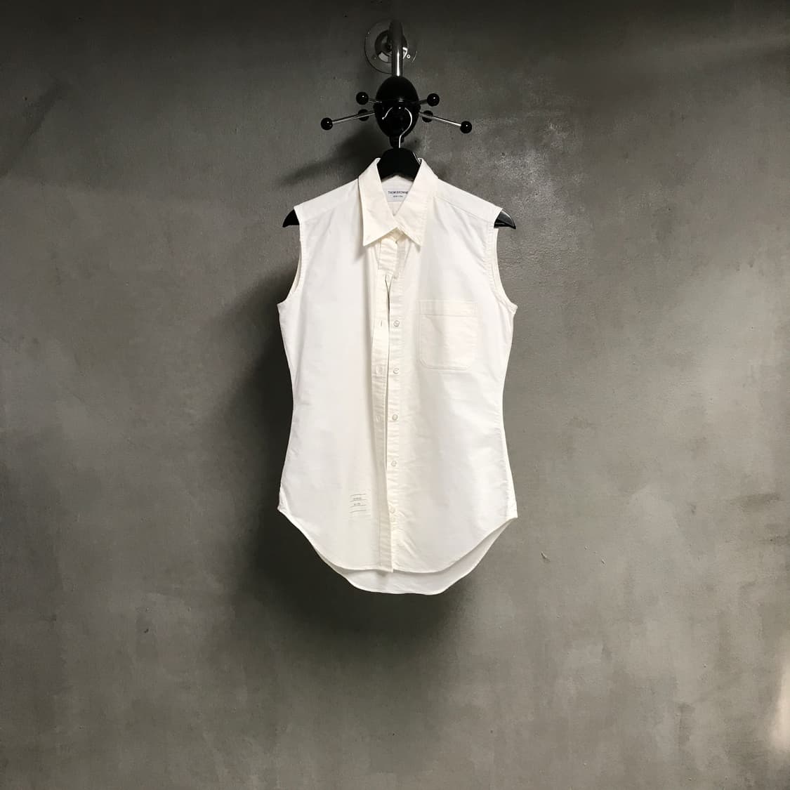 톰브라운 슬리브리스 셔츠 화이트 2(W) 상품이미지1