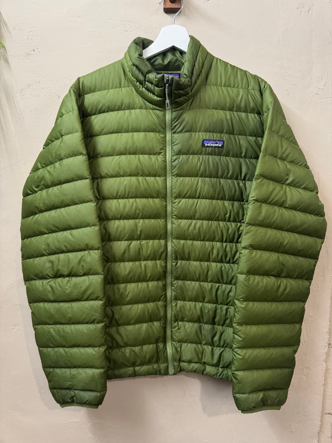 파타고니아 경량 패딩 다운 그린 L 상품이미지1
