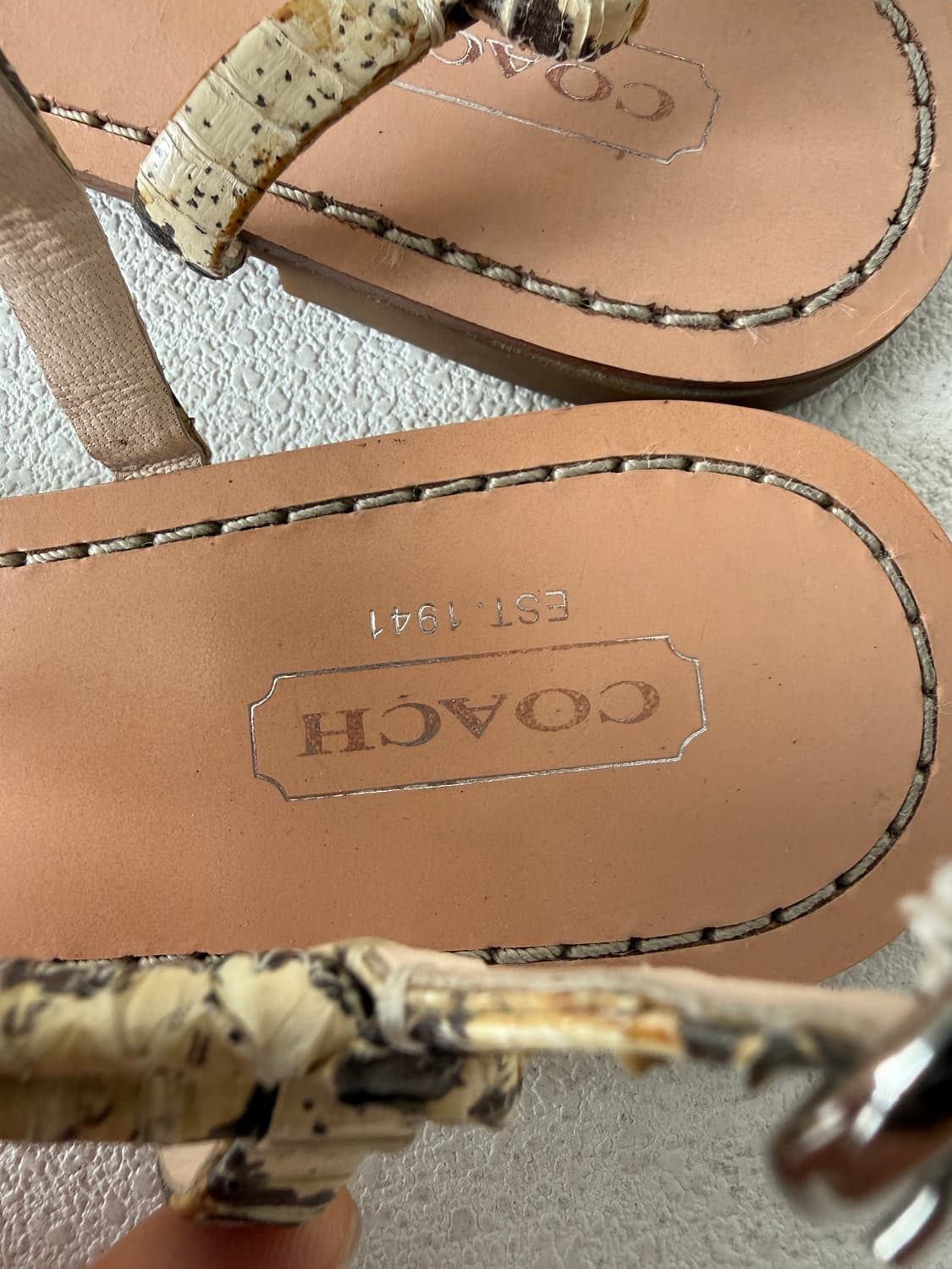 [230]코치(COACH) 파이톤 플리플랍 샌들  상품이미지7