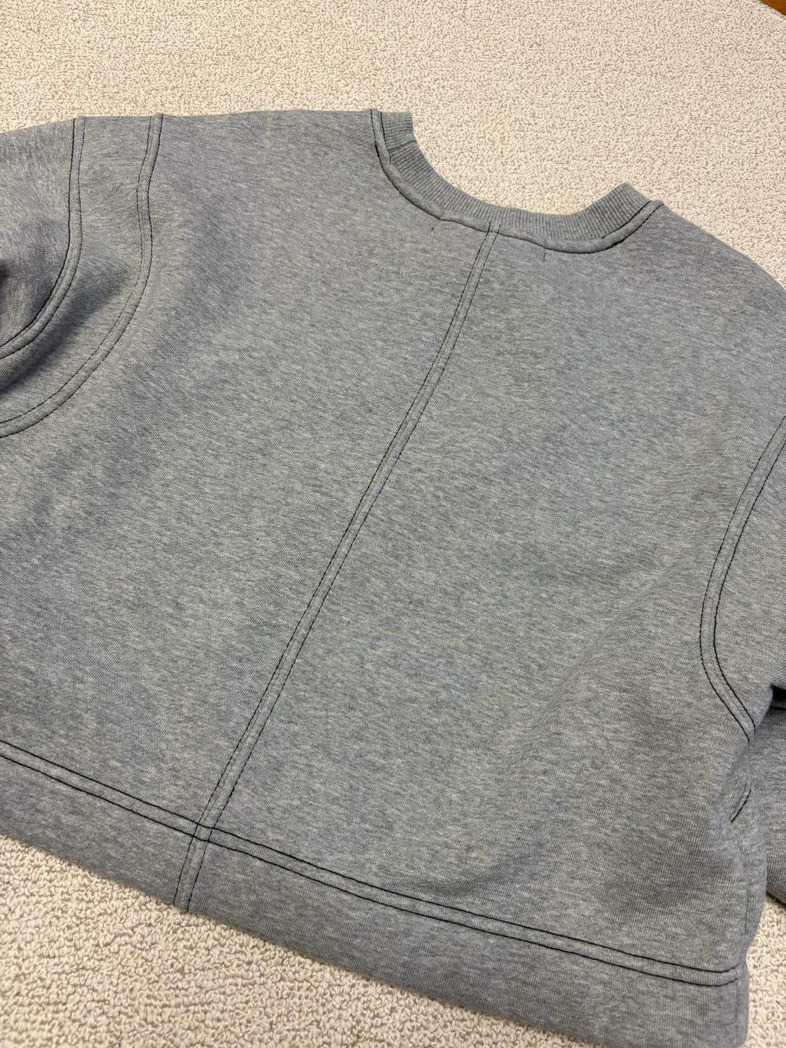 트리밍버드 세미크롭 스티치 맨투맨 상품이미지5