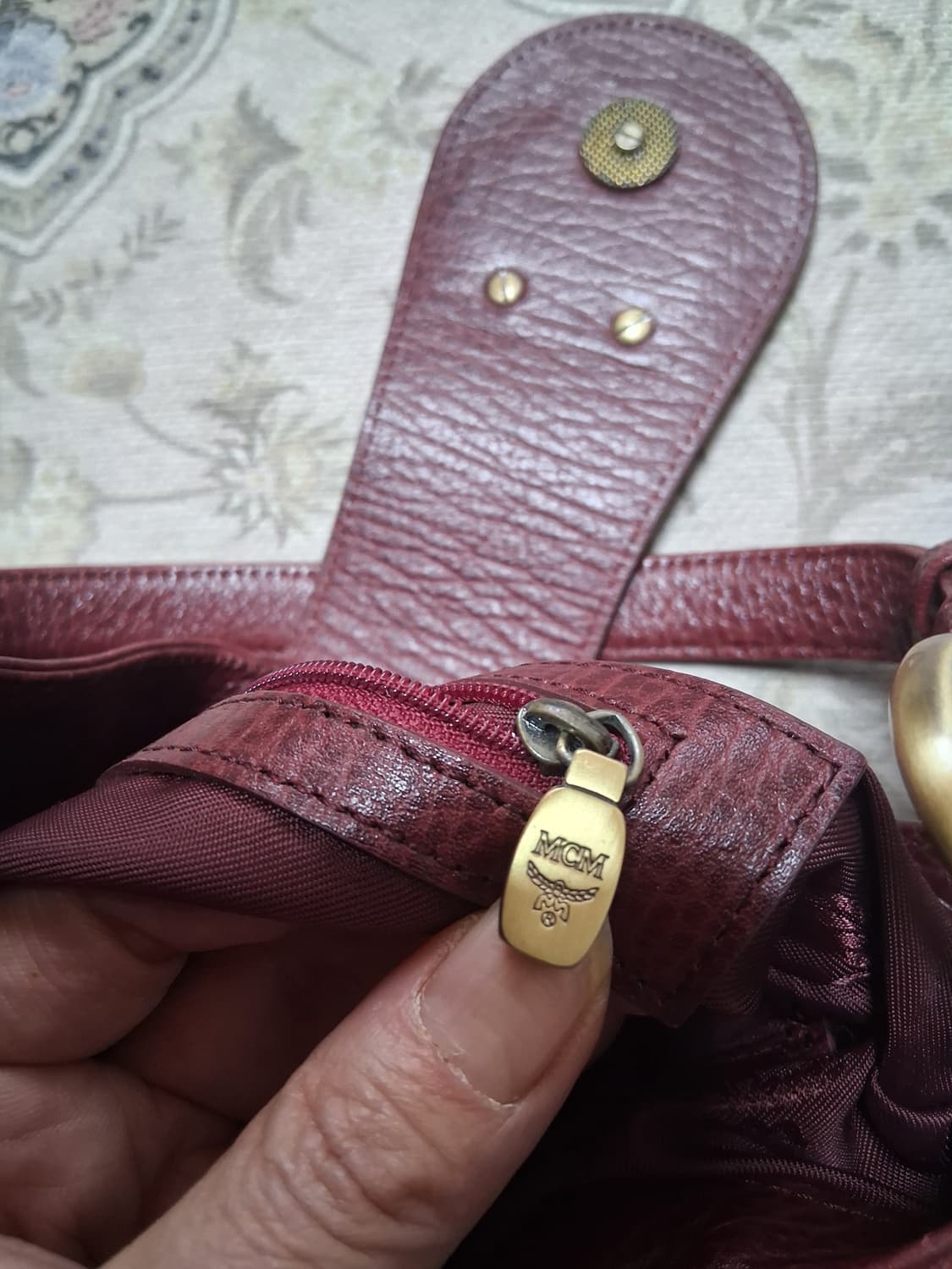 엠시엠가죽숄더백 상품이미지8