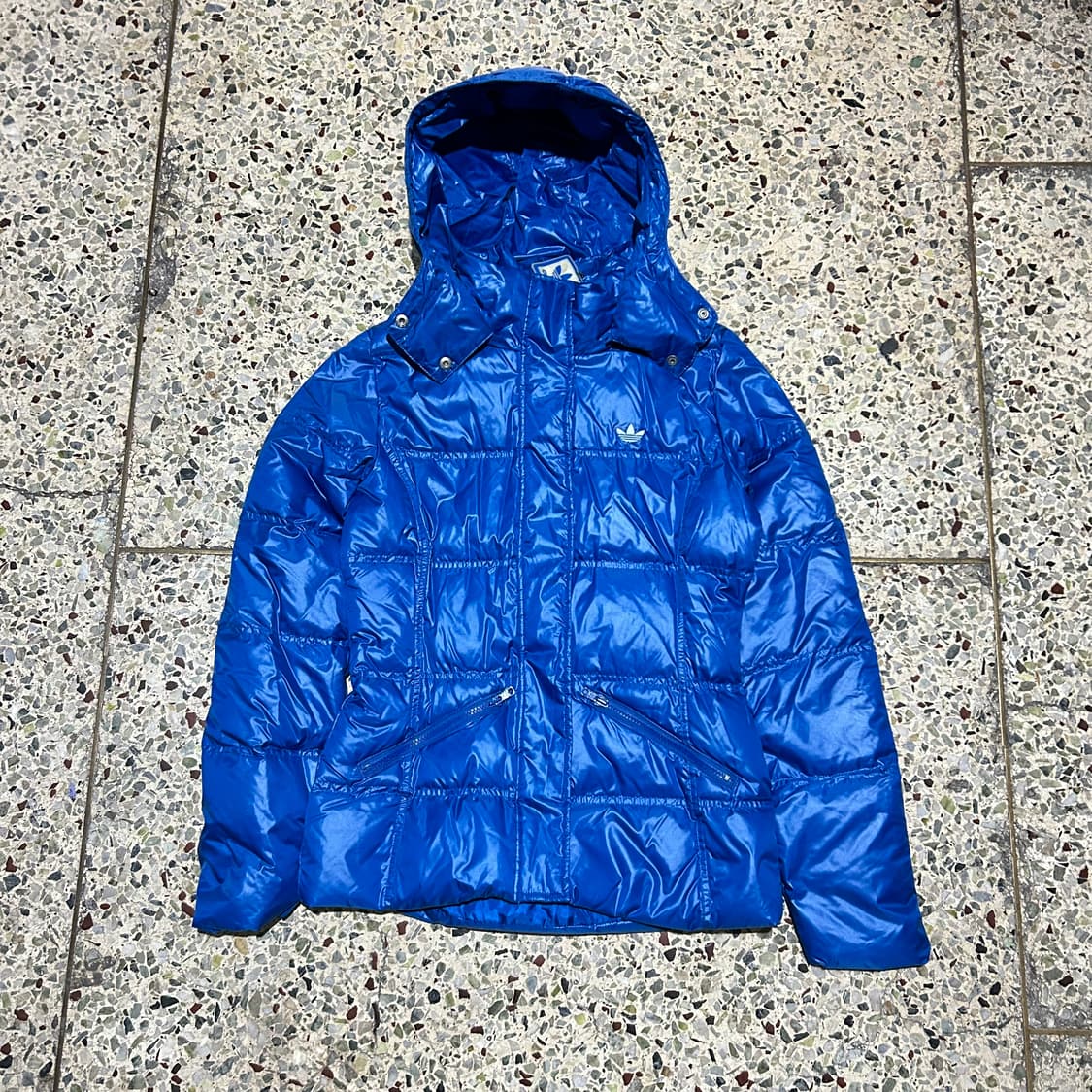 아디다스(ADIDAS)유광 블루 여성 숏패딩 상품이미지1