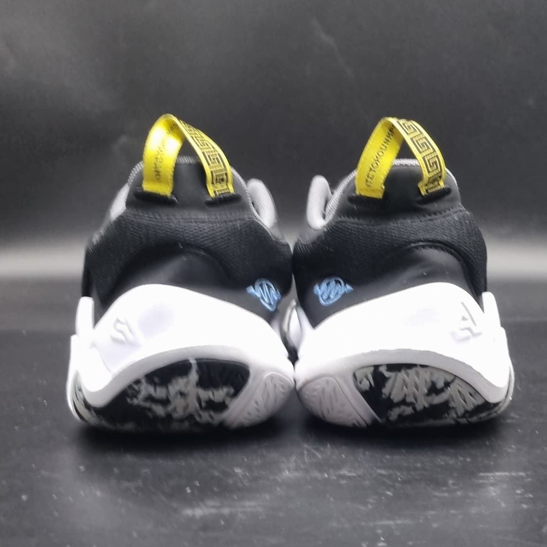 나이키 이모탈리티 블랙 농구화245 상품이미지4