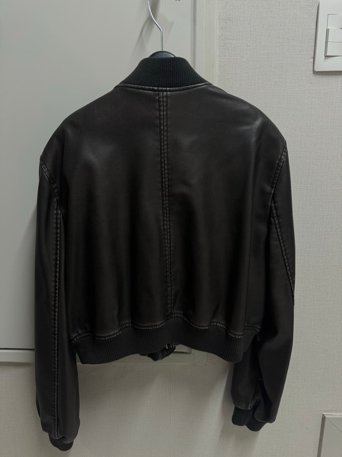 자라 페이디드 크롭 레더 봄버 자켓 M 상품이미지4