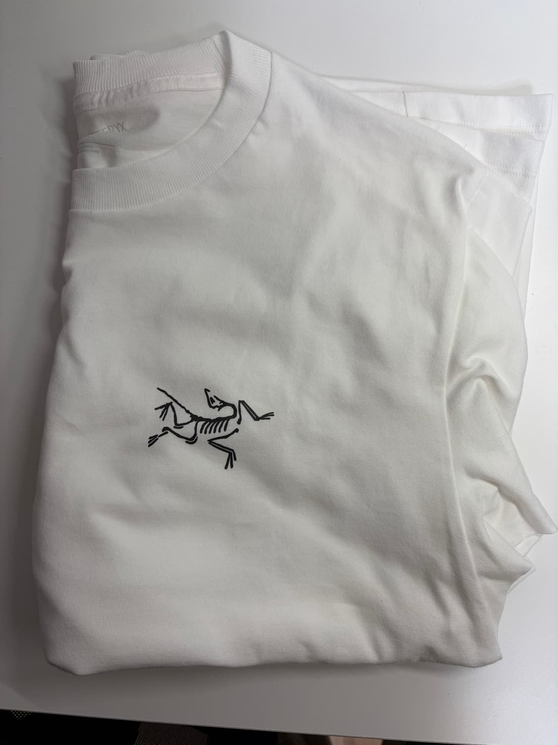 아크테릭스 긴소매 티셔츠 팔아요! 상품이미지3