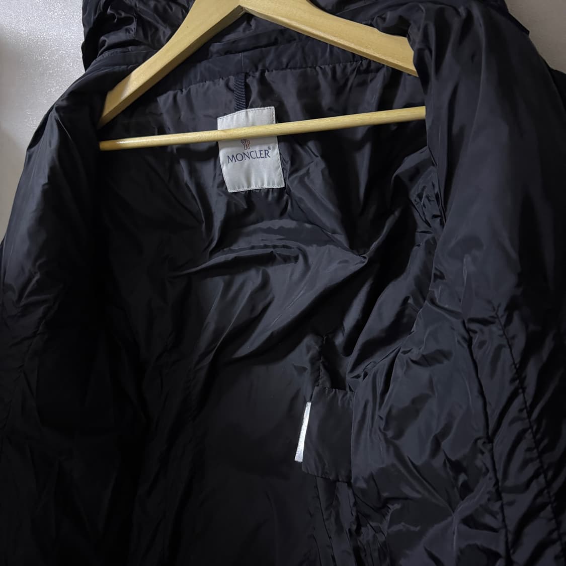 몽클레어 여성 RENNE 경량 패딩코드 2 (여성 55정도) 상품이미지6