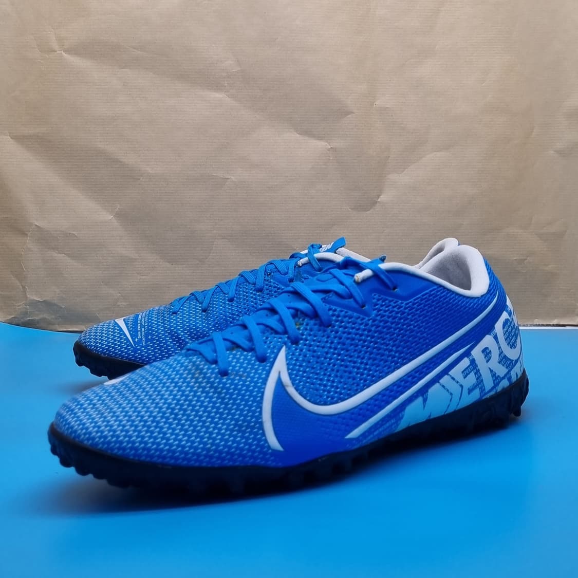 나이키 머큐리얼 베이퍼13아카데미 풋살화270 상품이미지1