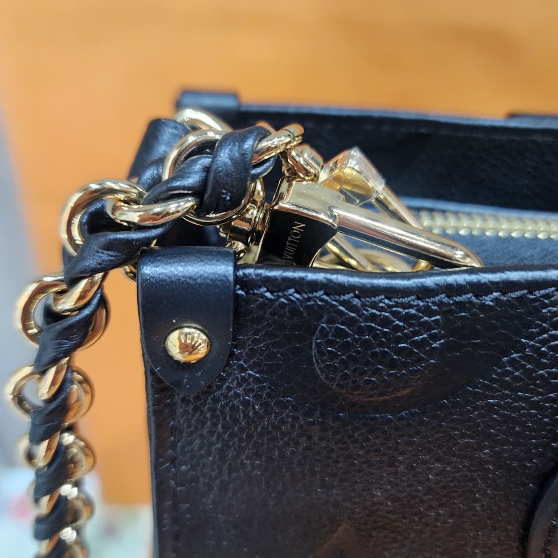 루이비통 온더고 이스트웨스트 앙프렝뜨 25년+이너백 상품이미지5