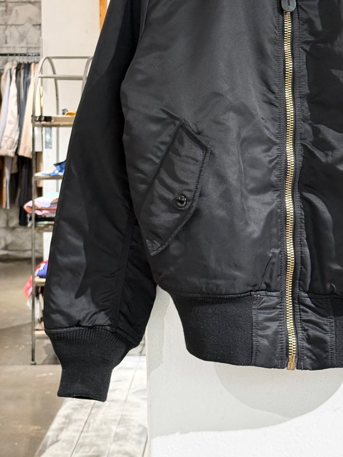 알파 인더스트리 블랙 MA-1 리버시블 플라이트 자켓 상품이미지5