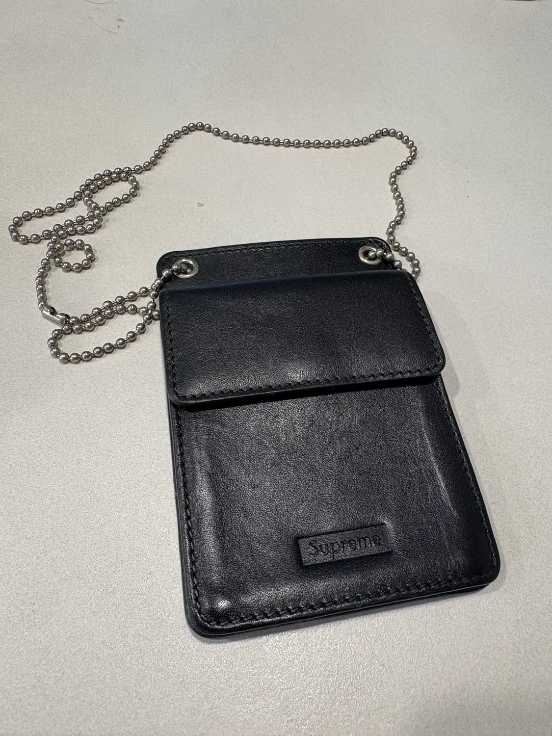 Supreme Leather ID Holder 상품이미지1