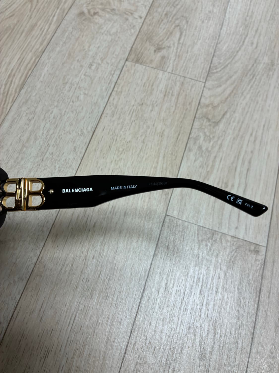 [새상품 풀박스] 발렌시아가 BB 금장 선글라스 (BB0310SK) 상품이미지4