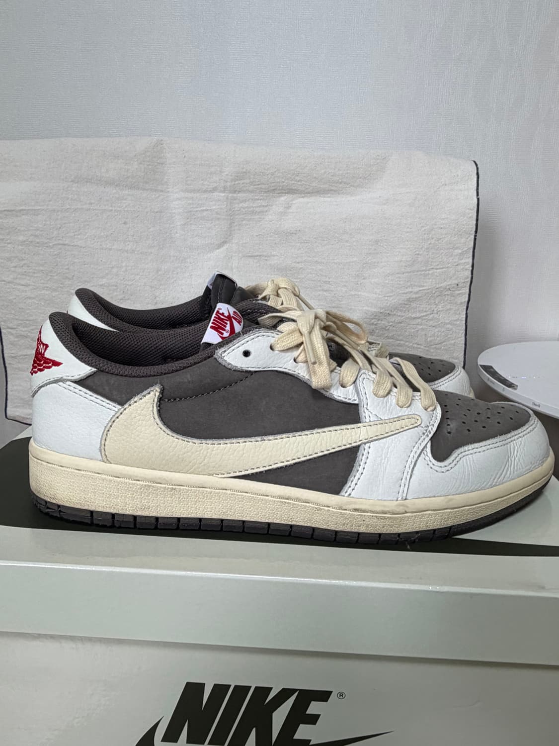 나이키 조던1로우 트래비스스캇 리버스모카 상품이미지4