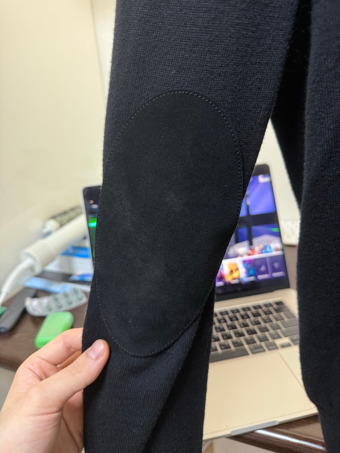 [L] 마르지엘라 엘보우 패치 가디건 블랙 상품이미지9