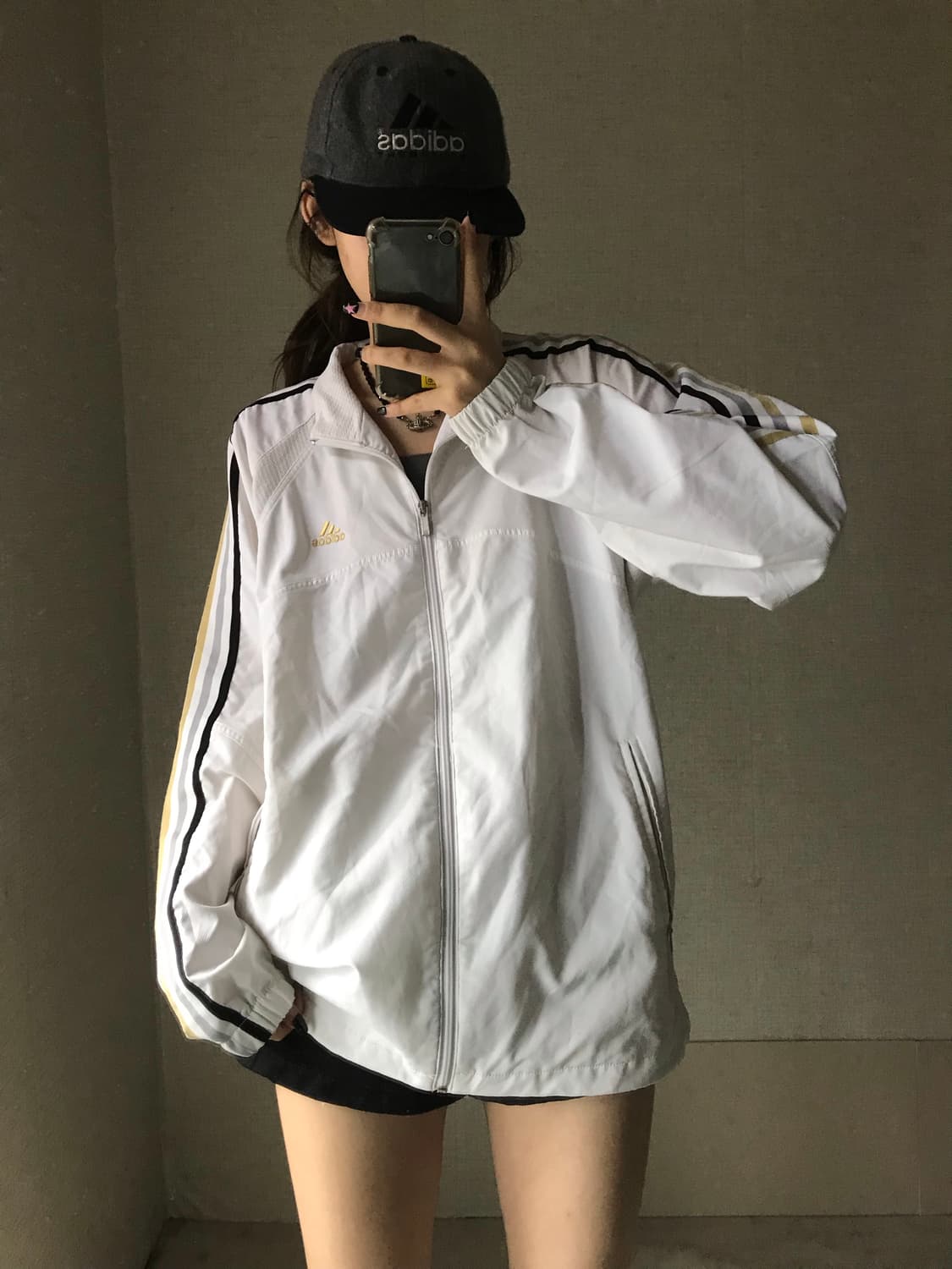 아디다스 화이트 오버핏 바람막이 상품이미지5