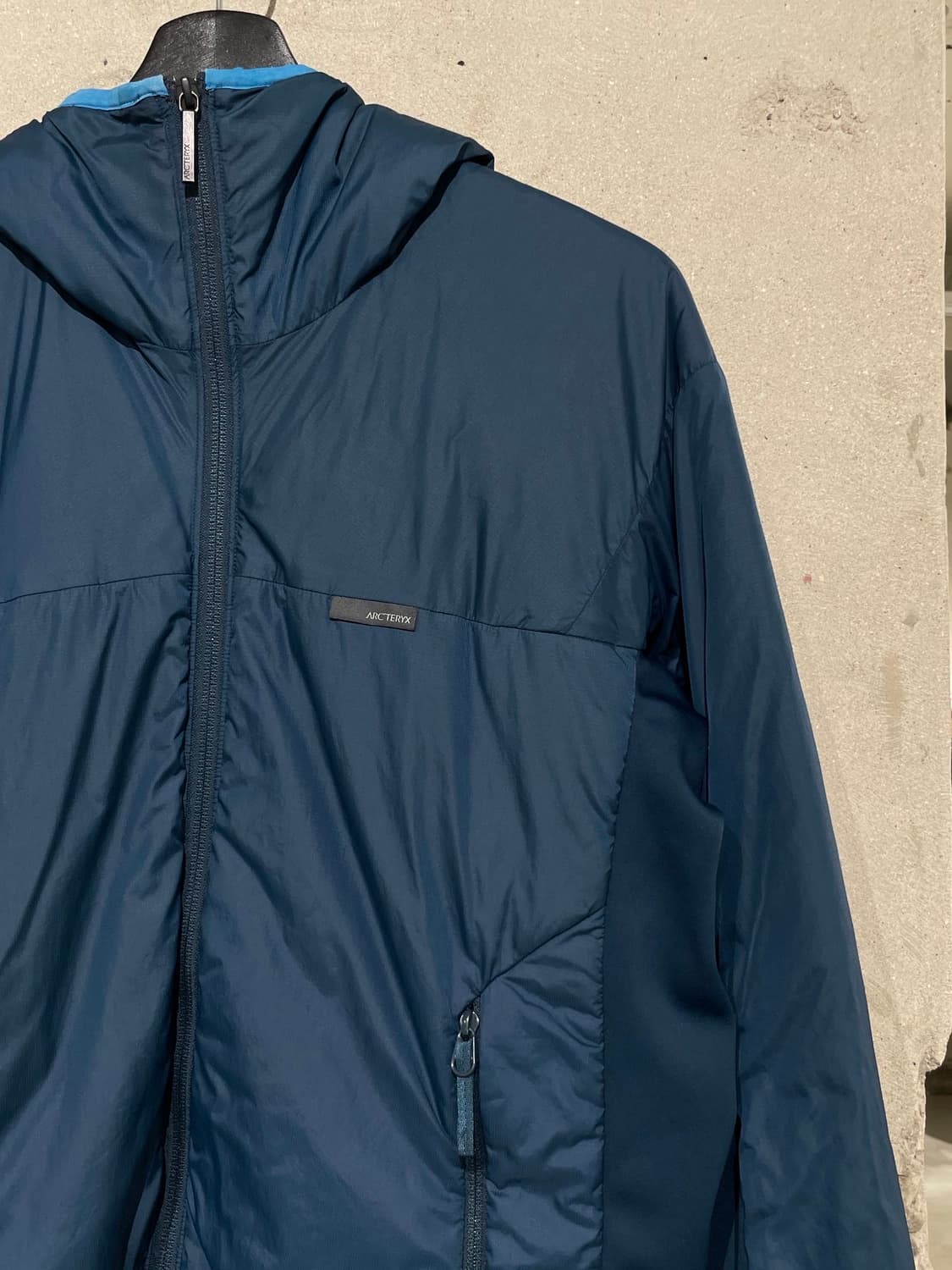 아크테릭스 블루 에이픽스 인슐레이트 나일론 후디 자켓 상품이미지3