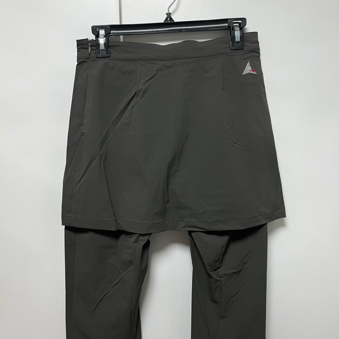 [S]로아 하이킹 25fw 스커트 팬츠/다크그레이 상품이미지1