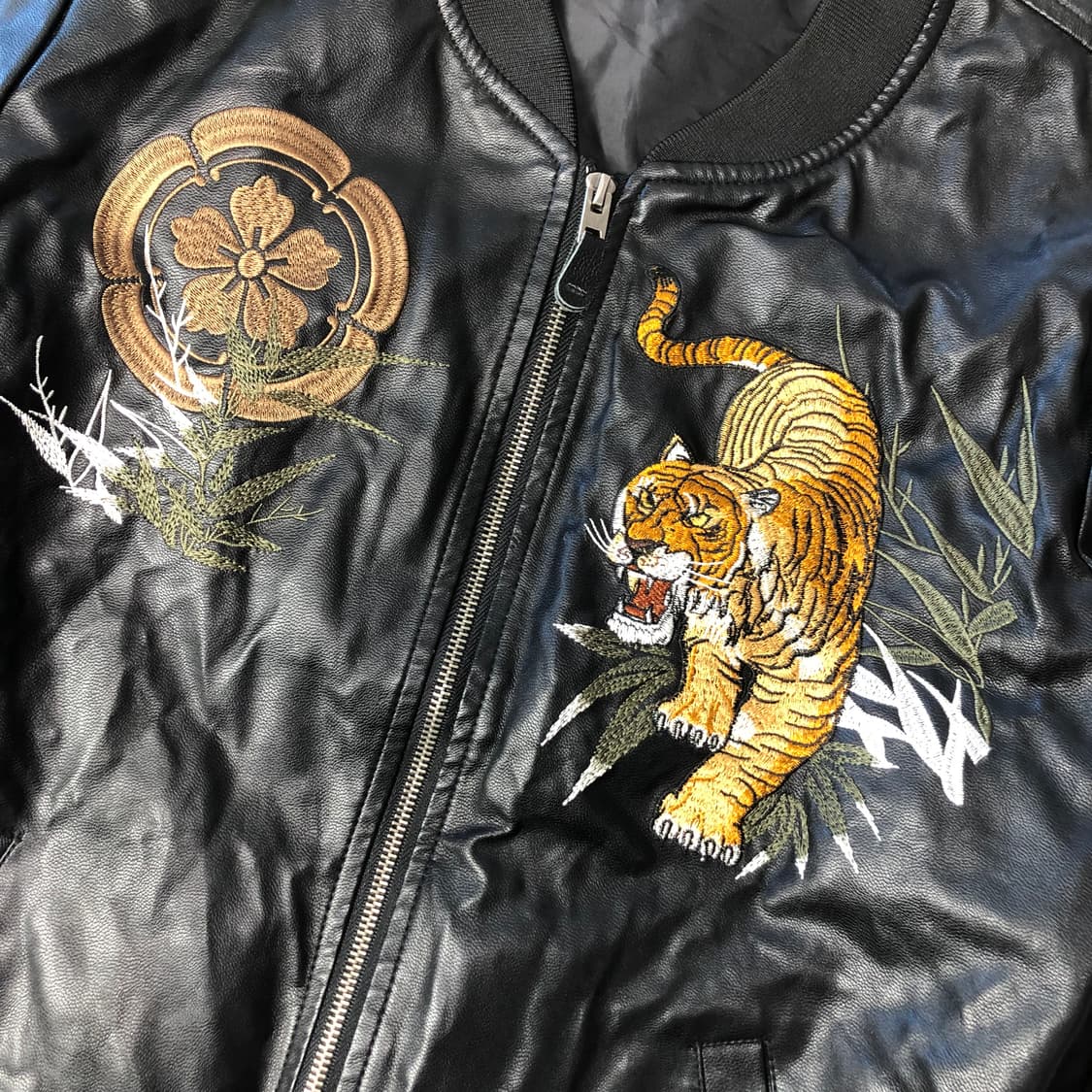 타이거자수 봄버자켓 상품이미지5