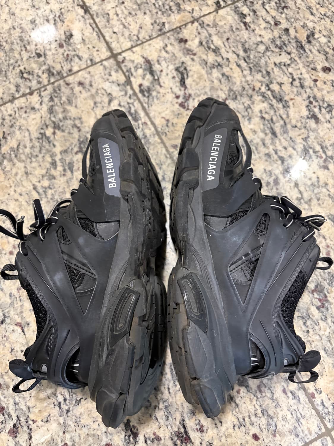 발렌시아가 트랙 슈즈 블랙 판매합니다. 상품이미지4