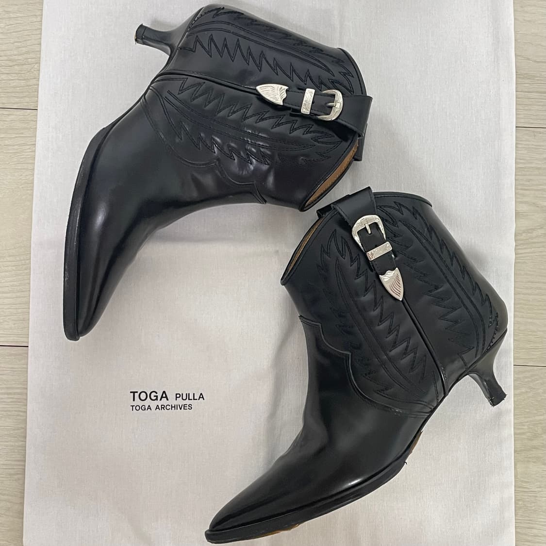 Toga Pulla 폴리시드 웨스턴 앵클 부츠 상품이미지3