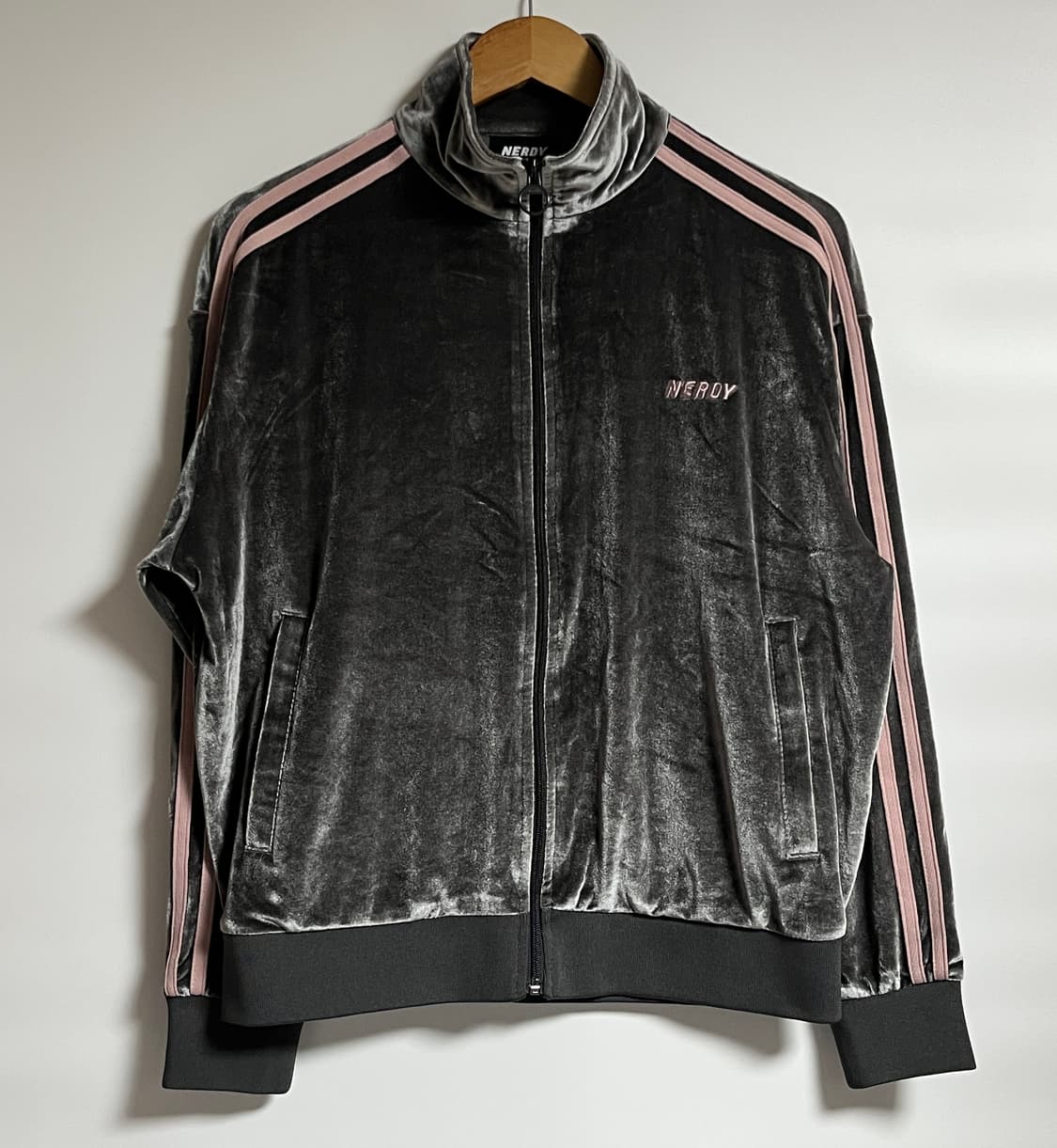 널디 오버핏 벨벳 져지 트랙탑 그레이 핑크 XS 상품이미지1