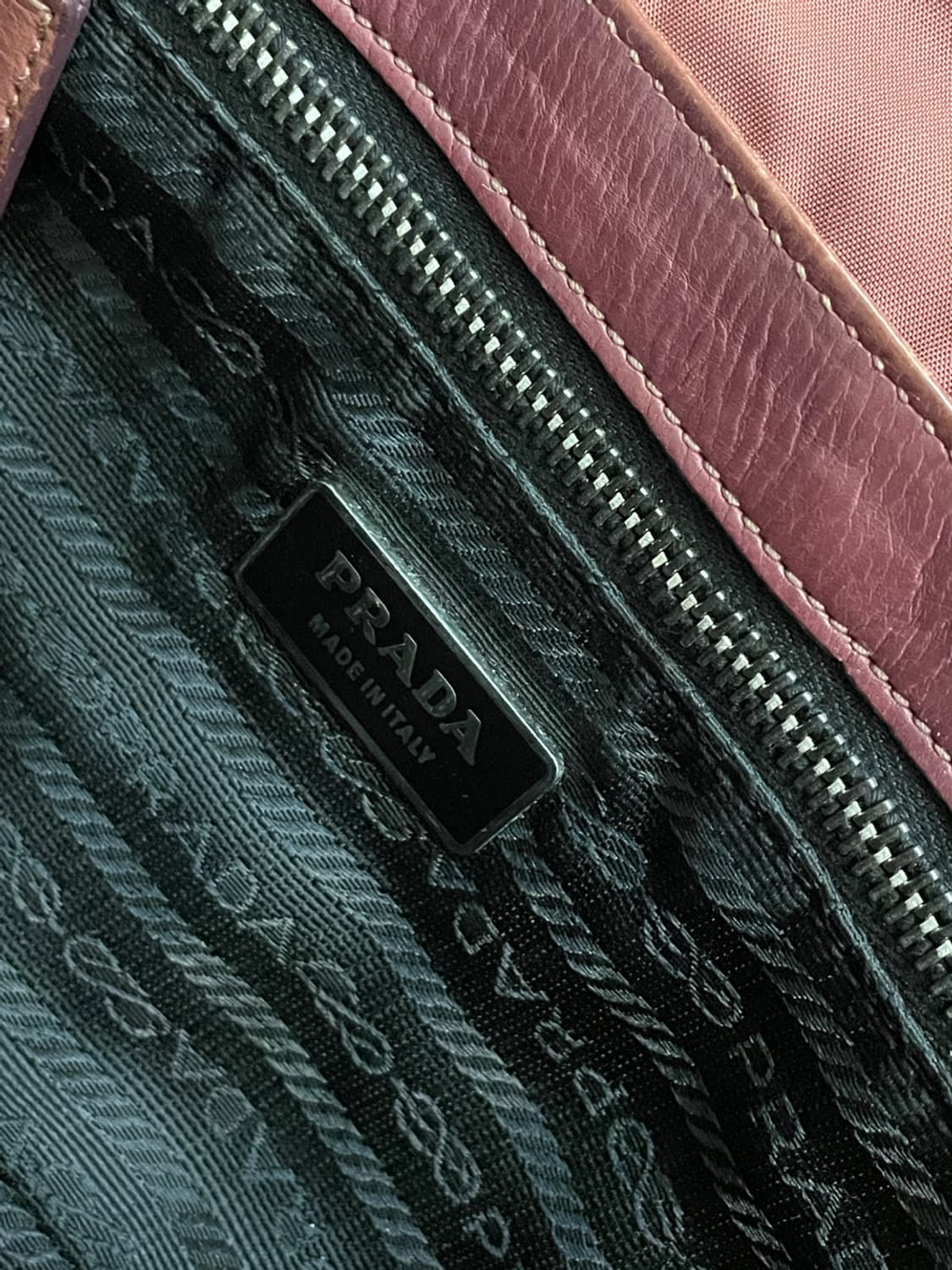 프라다 테수토 삼각 로고 숄더 백 상품이미지7