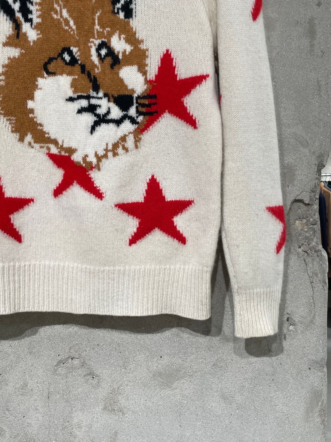 메종 키츠네 아이보리 폭스 헤드 스타즈 스웨터 상품이미지5