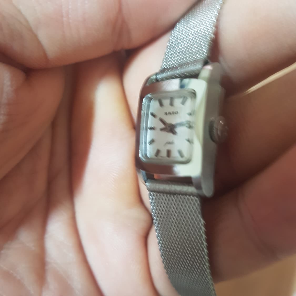 라도 미니사이즈 탱크 태엽 여성시계 팝니다 상품이미지3