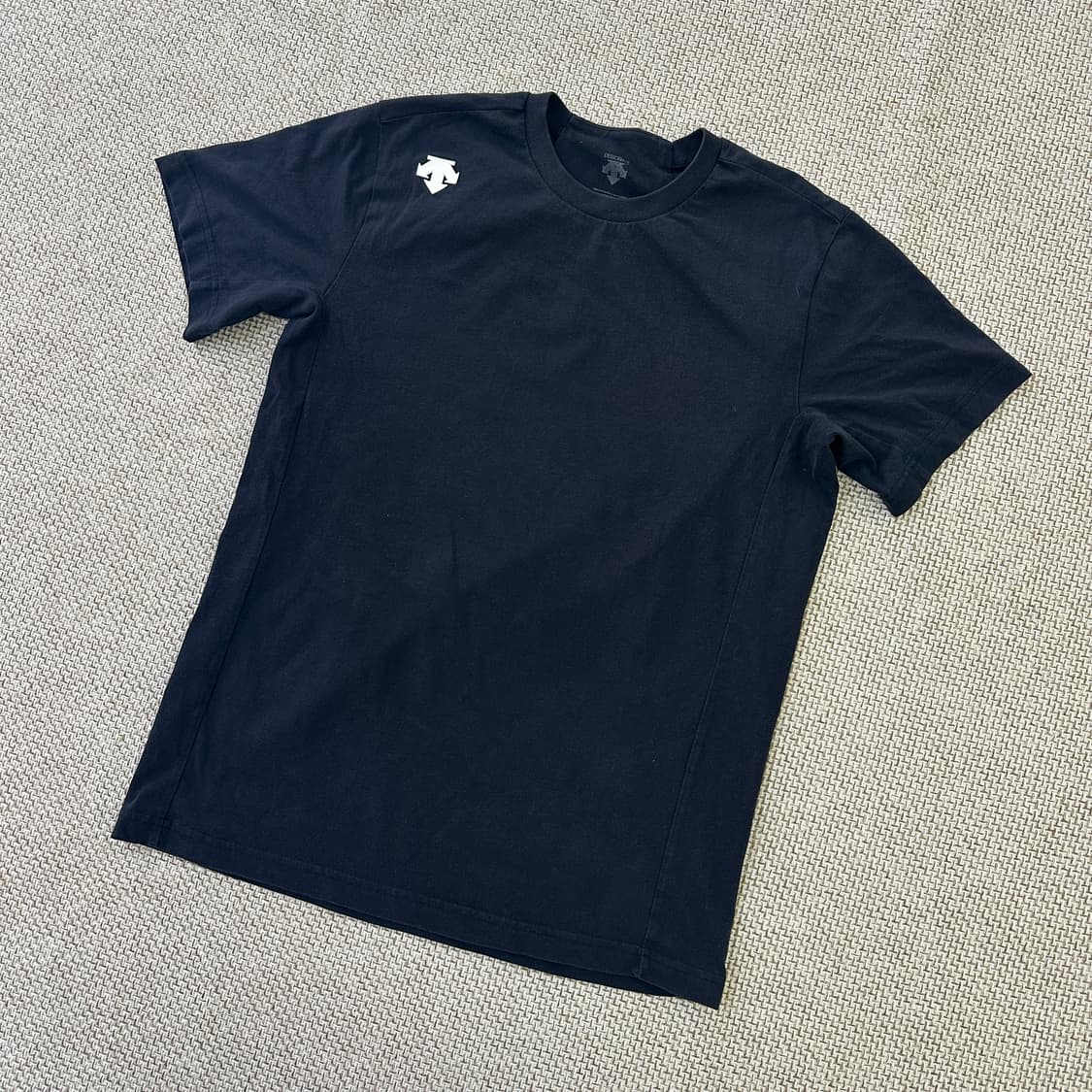 100 데상트 기능성 터프 반팔티 0413D 상품이미지1