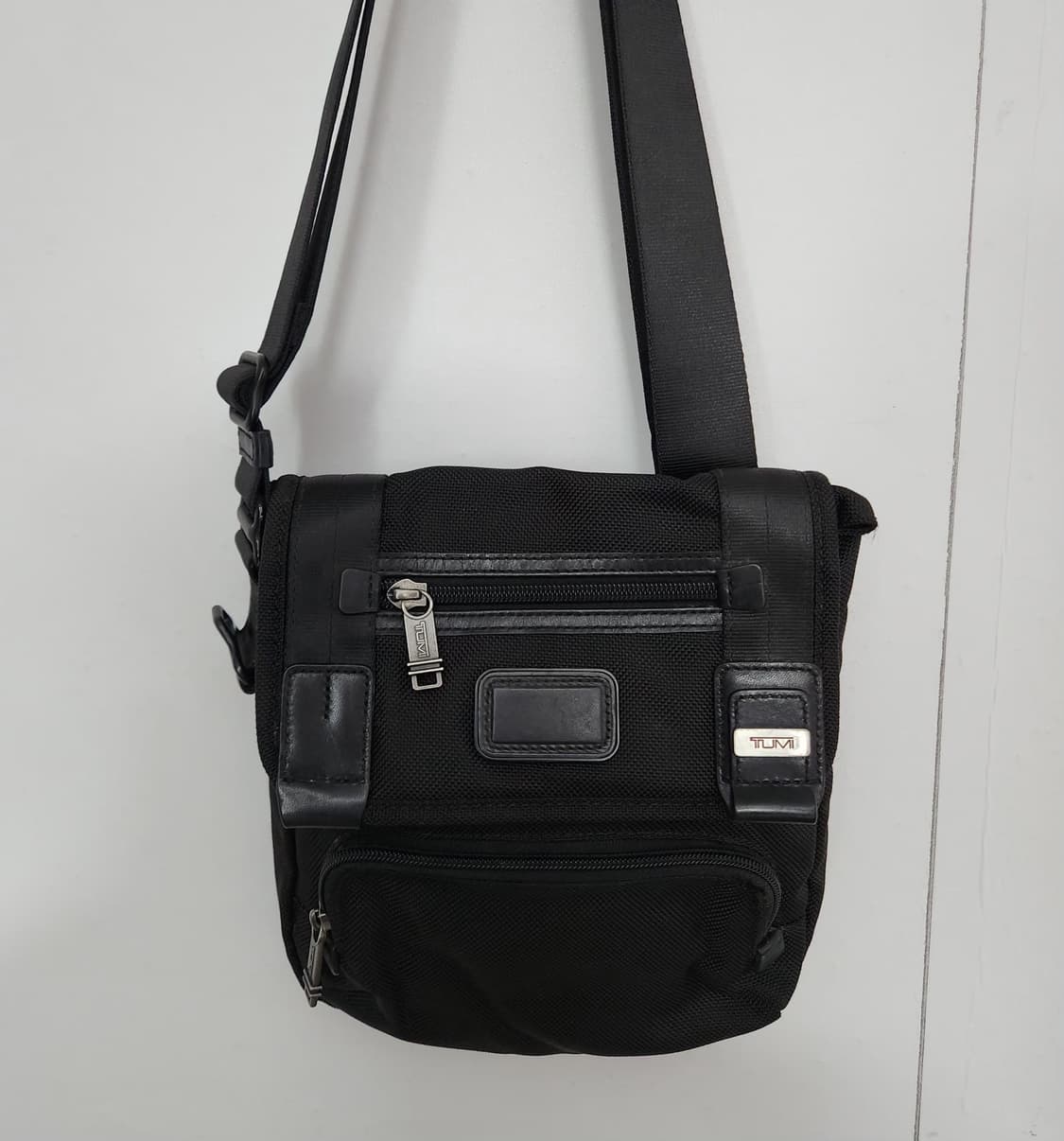 투미 크로스백 메신저백 상품이미지2