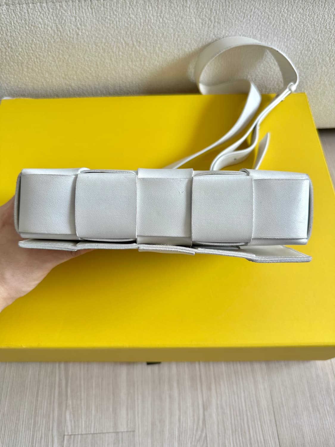 보테가베네타 카세트백 화이트 상품이미지6