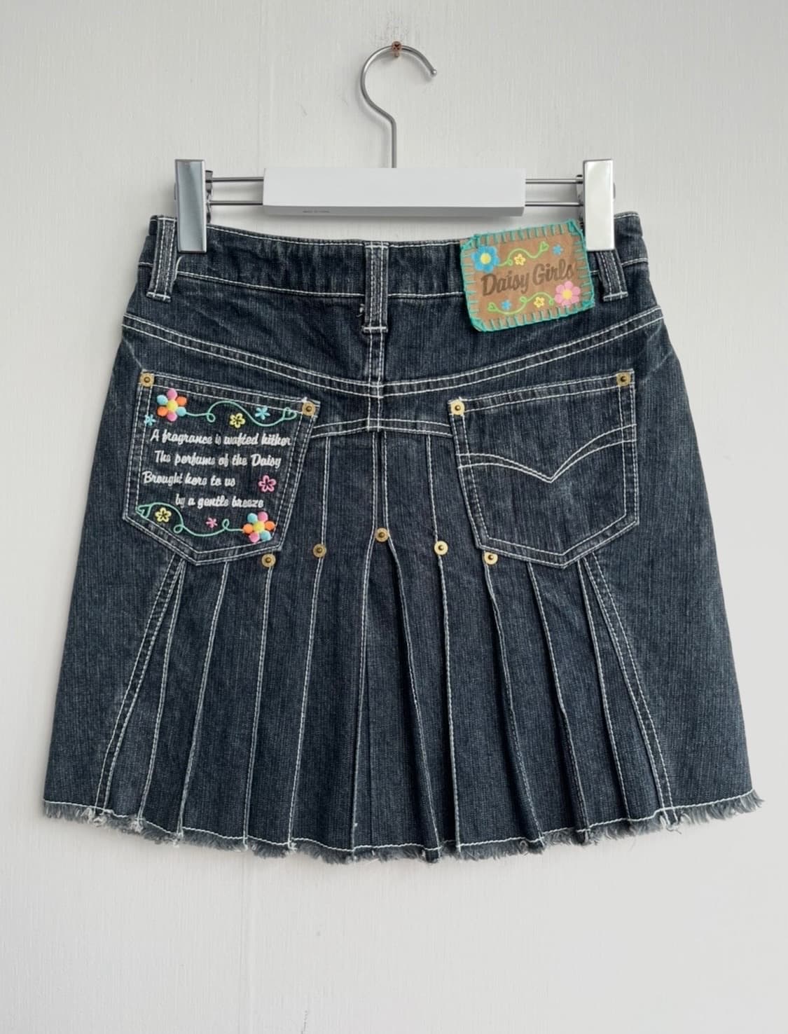 DAISY LOVERS 플라워 자수 데님 플리츠 스커트 상품이미지4