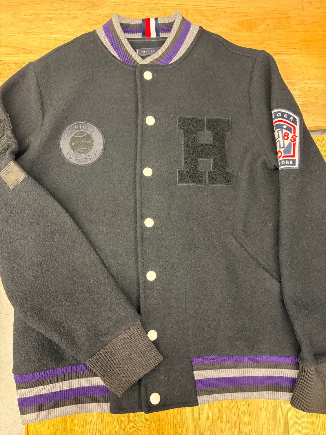 [M] 타미힐피거 블랙 바시티 자켓 상품이미지1