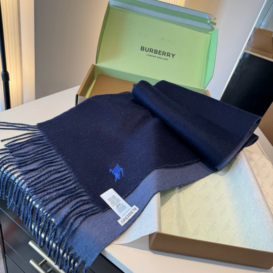 버버리숙녀 리버서블 스카프100% 램스울
 상품이미지5