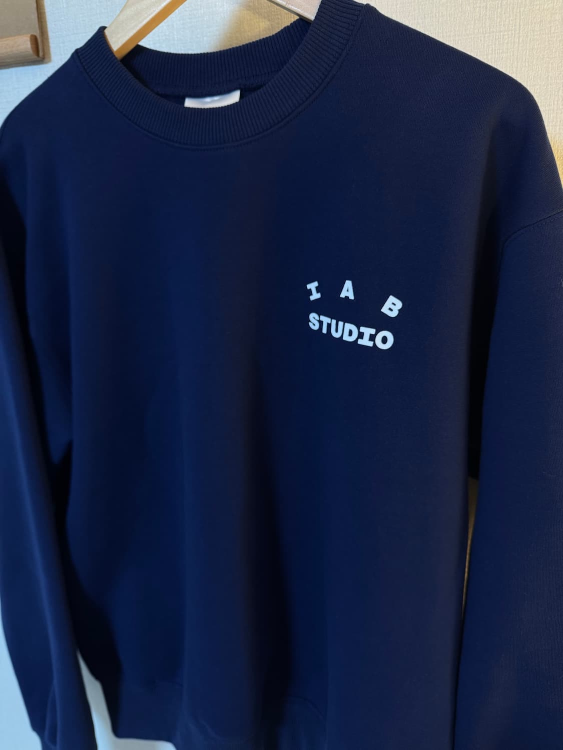 [M]아이앱 스튜디오 오리지널 스웨트셔츠 맨투맨 네이비 상품이미지4