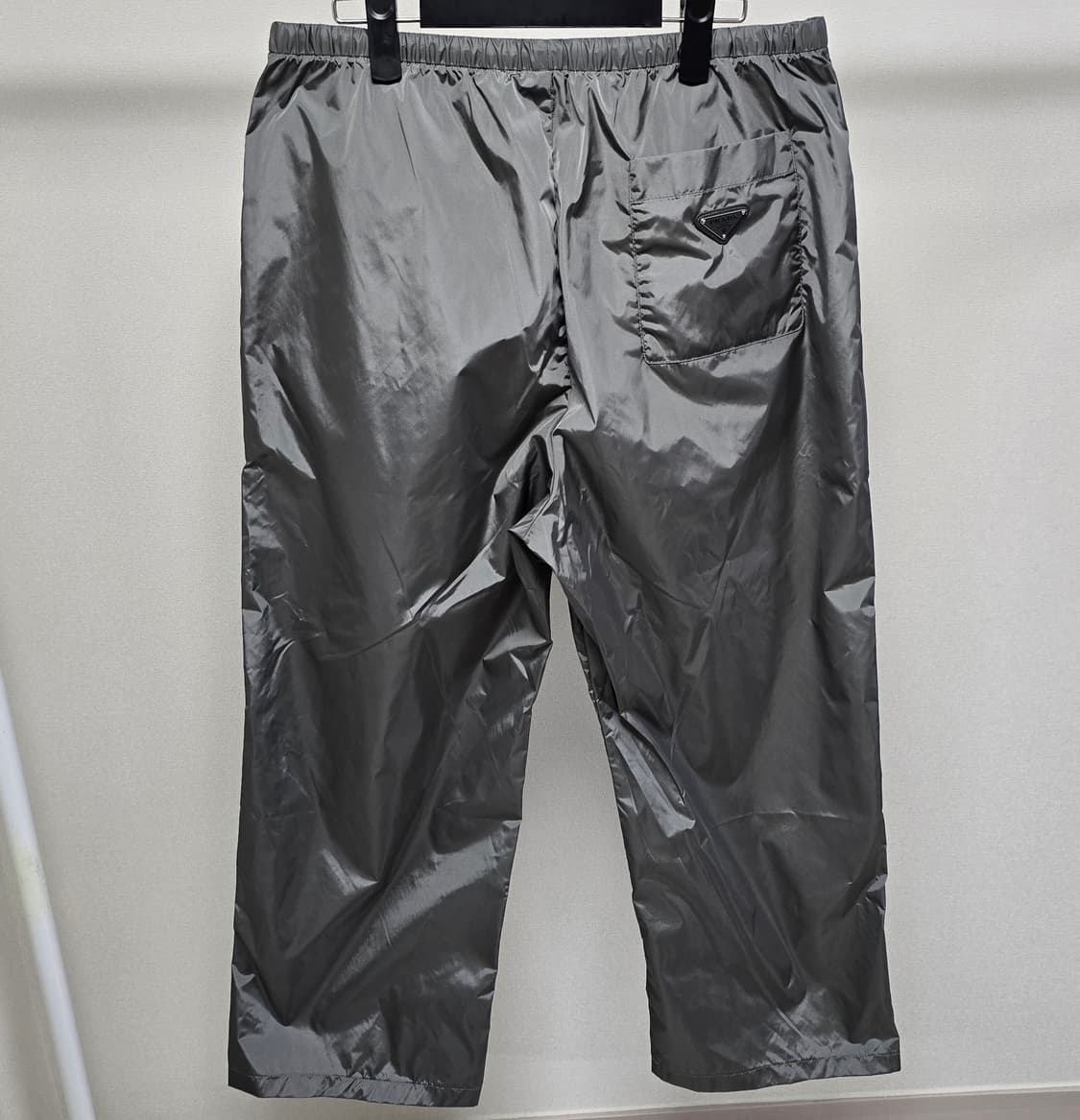 24ss 프라다 나일론 삼각 로고 팬츠 바지 m사이즈 판매 상품이미지1