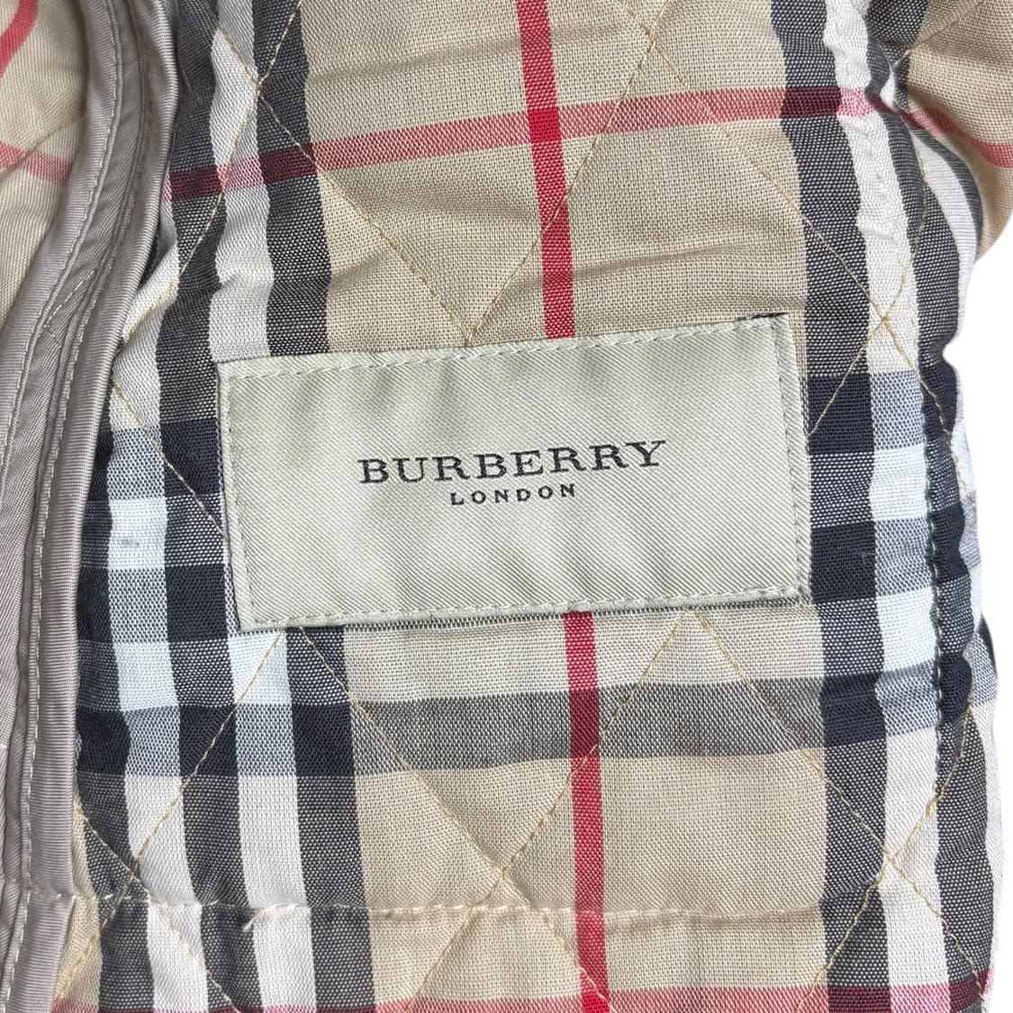 3827 버버리 베이지 퀄팅 노바체크 자켓 상품이미지4