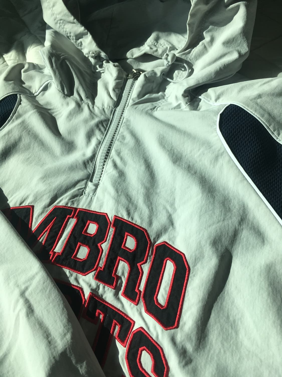 엄브로 엔지니어드 레터링 후드 아노락 상품이미지1