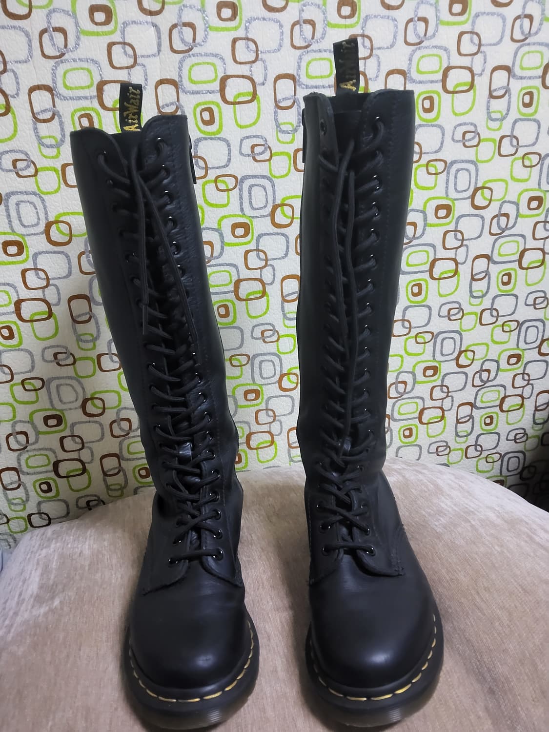 닥터마틴 1B60 모델 230사이즈 20홀 상품이미지1