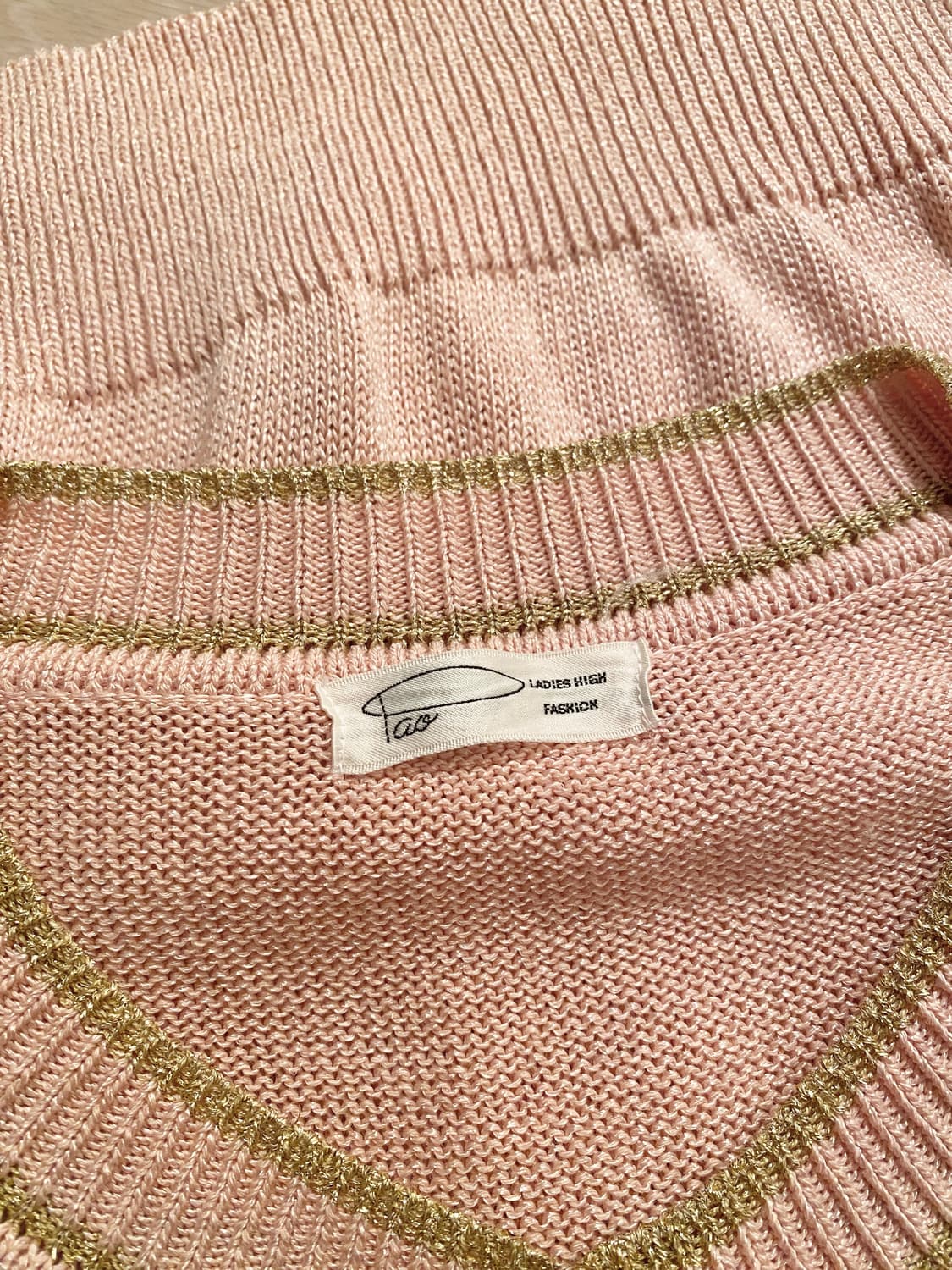 Vintage Soft Pink Gold Button Cardigan 상품이미지5