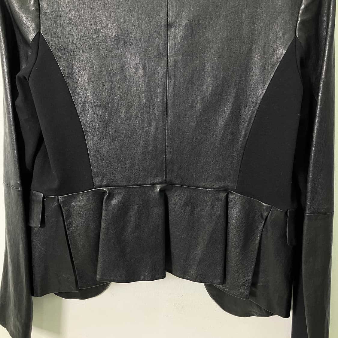 띠어리 페플럼 레더 자켓 M 상품이미지5