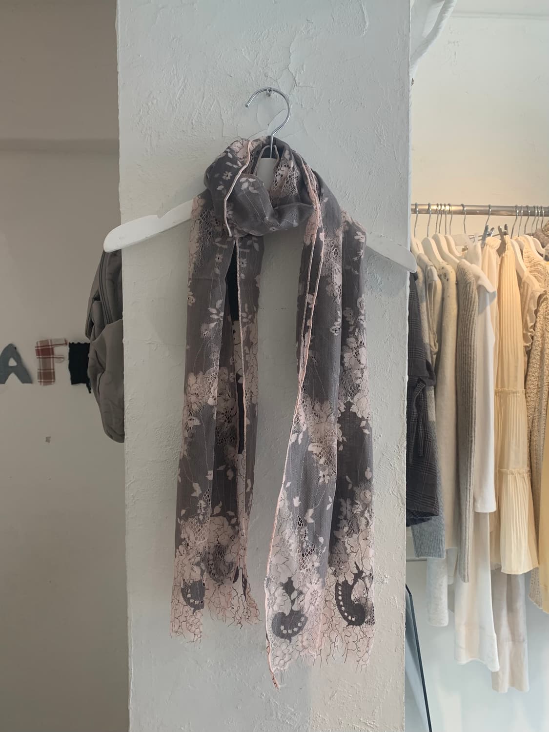 Dusty Rose lace scarf 상품이미지1