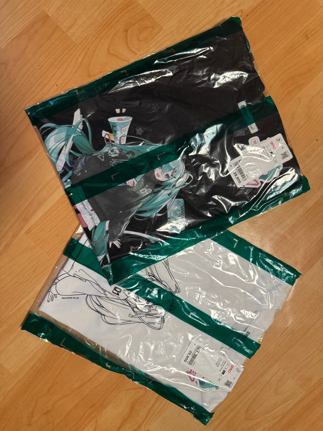 스파오 하츠네 미쿠 콜라보 티셔츠 L사이즈 상품이미지1