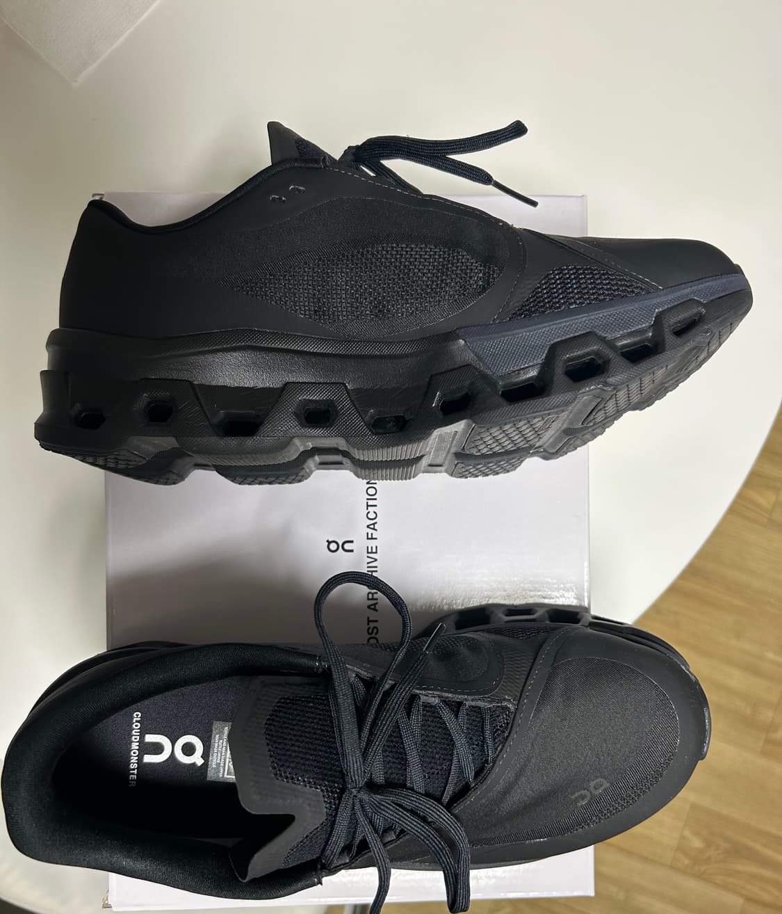 온 러닝 x 포스트 아카이브 팩션  size 275 상품이미지3