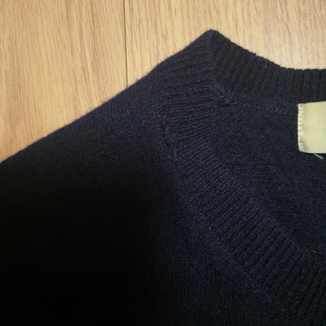 L) 꼼데가르송 레드 와펜 여성 가디건 상품이미지4