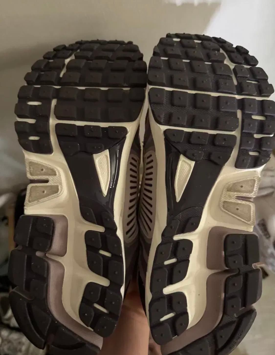 나이키 줌 보메로 5 바이올렛 퍼플 285 상품이미지2