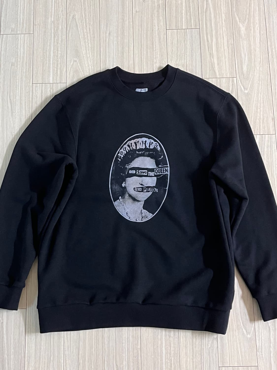 브라바도 맨투맨 SP SAVE THE QUEENS SWEATSHIRT 상품이미지2