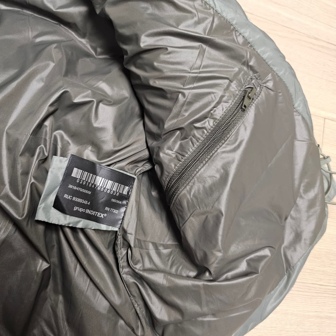 M ) ZARA 자라 시어쉘 패딩 조끼 베스트 라이트카키 1회착 상품이미지5